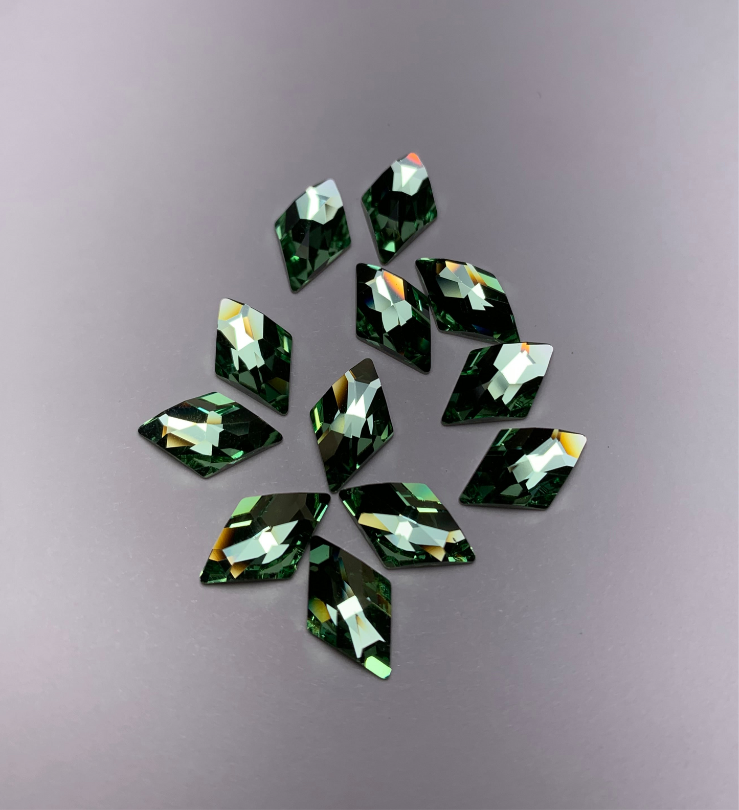2709 peridot rhombus 4pcs
