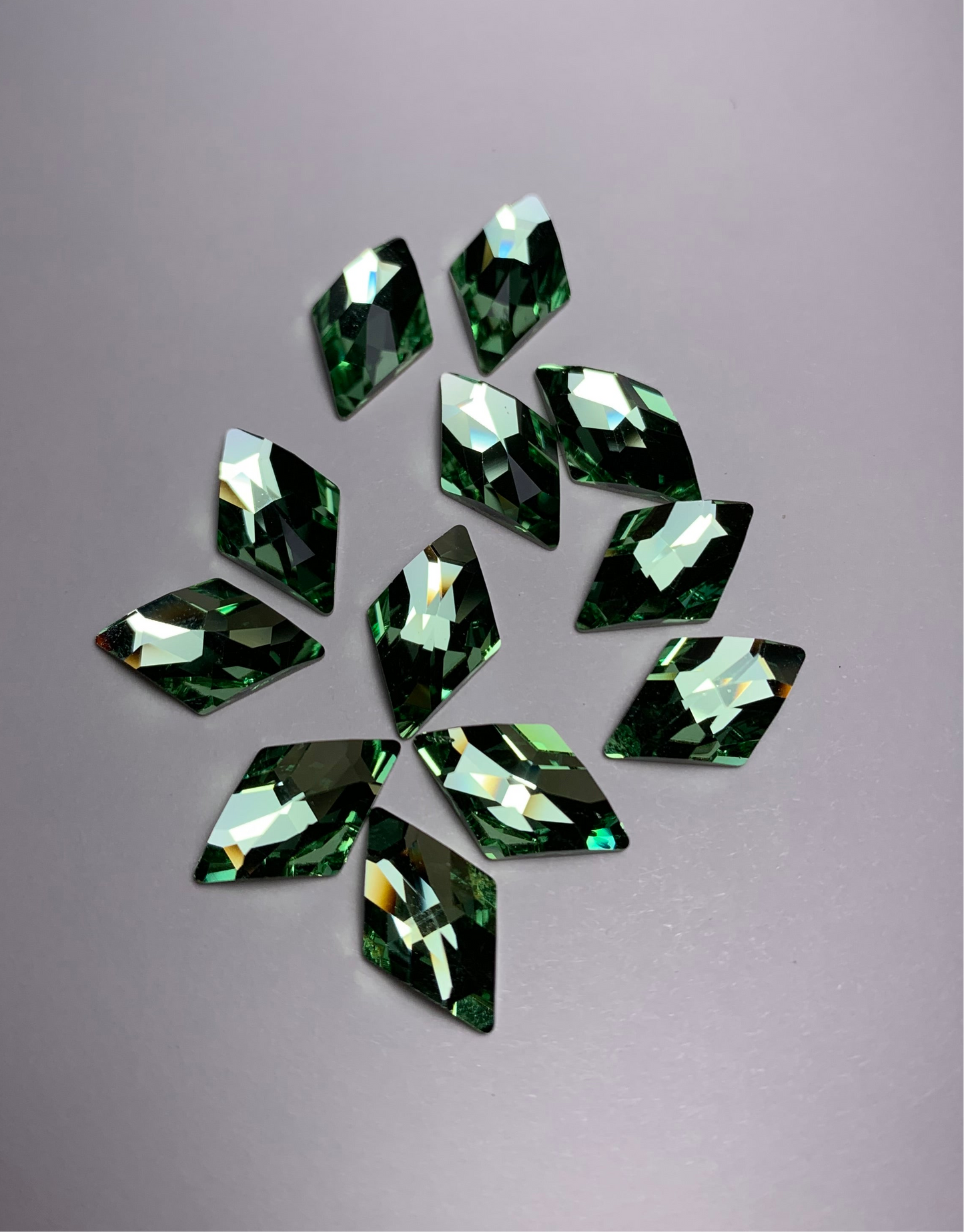 2709 peridot rhombus 4pcs